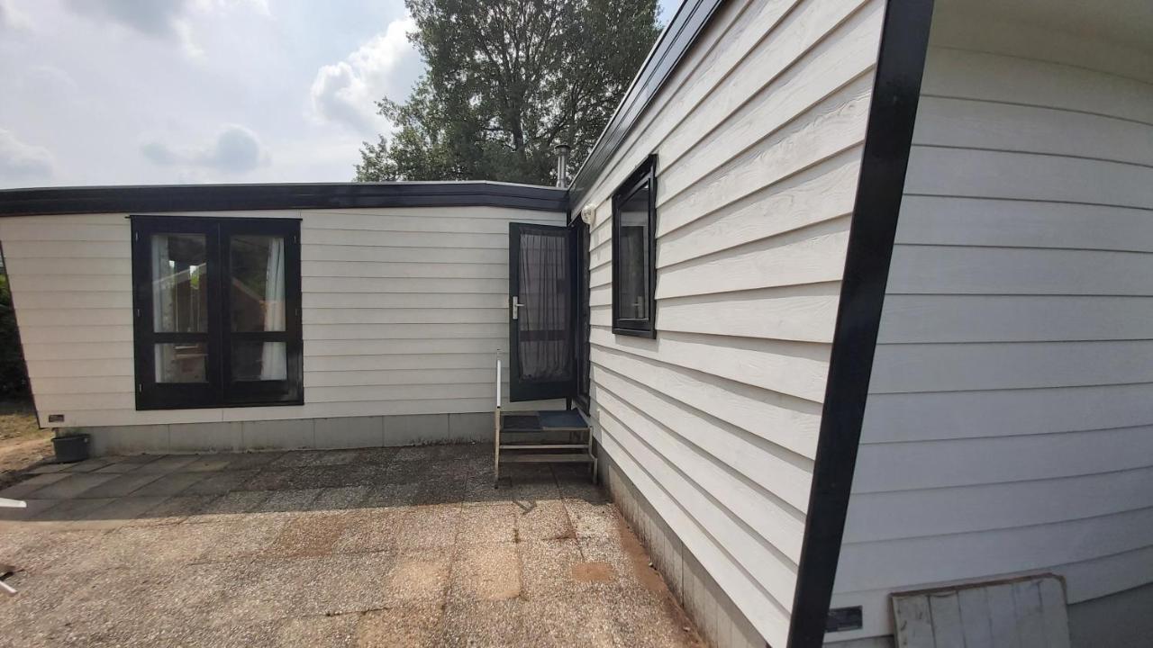 Comfortabel En Gezellig Familie Chalet Tot 6 Personen Op De Veluwe Bungalowpark De Kern Putten Eksteriør bilde