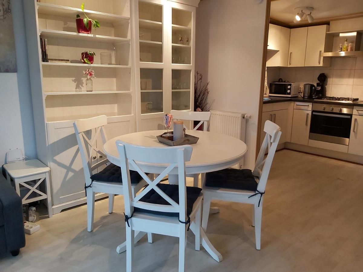 Comfortabel En Gezellig Familie Chalet Tot 6 Personen Op De Veluwe Bungalowpark De Kern Putten Eksteriør bilde