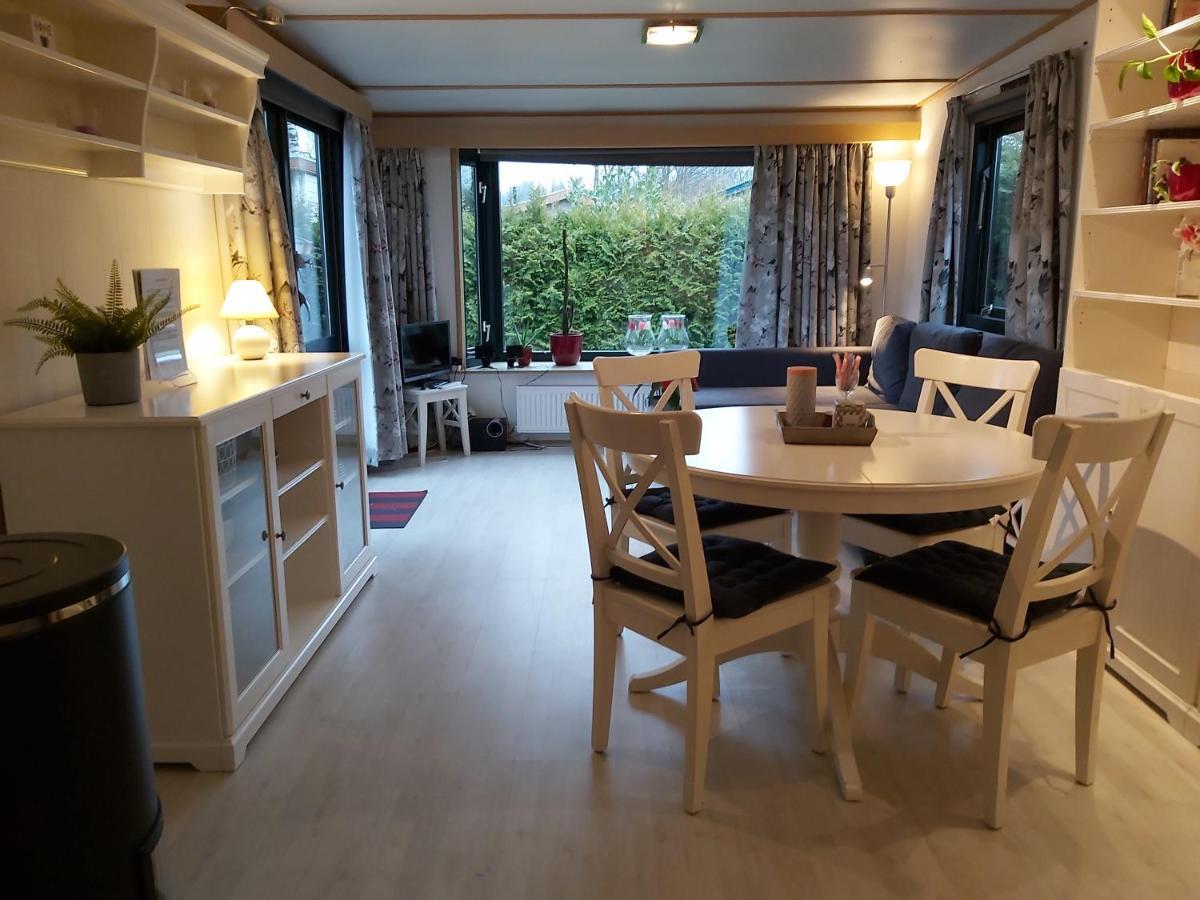 Comfortabel En Gezellig Familie Chalet Tot 6 Personen Op De Veluwe Bungalowpark De Kern Putten Eksteriør bilde